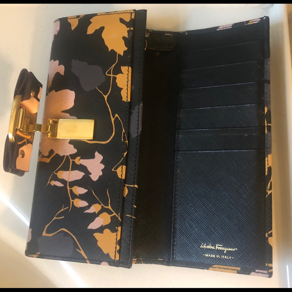 #wallet #ferragamo #salvatore#salvatoreferragamo
